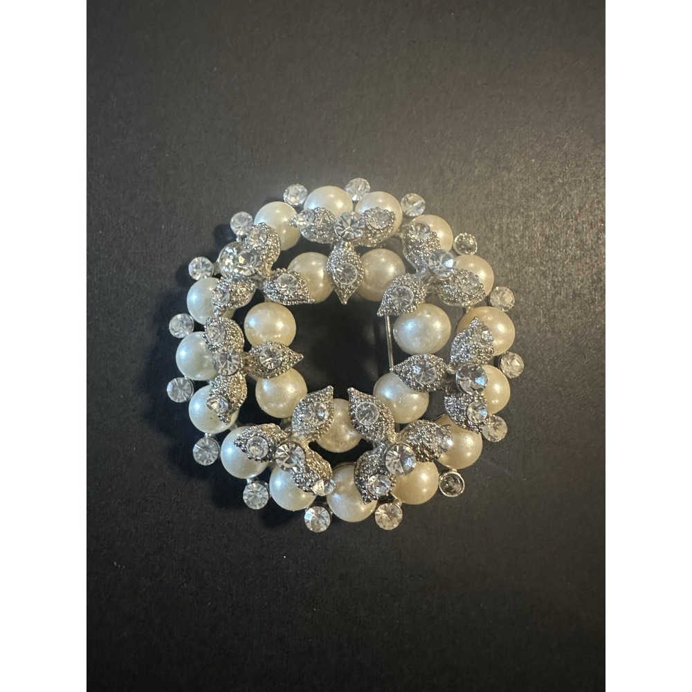 Vintage Rhinestone Brooch White Silver Pearl Wreath Brooch‎ Pin
